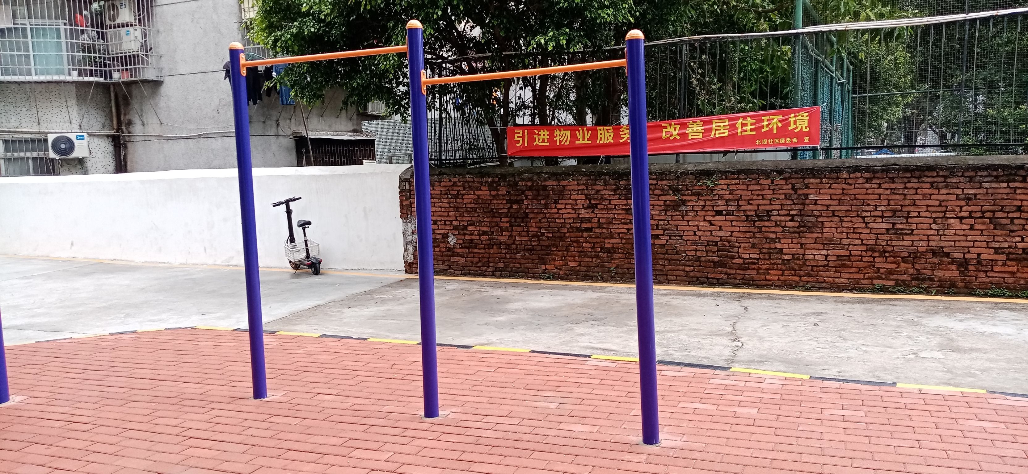 前进四街28号