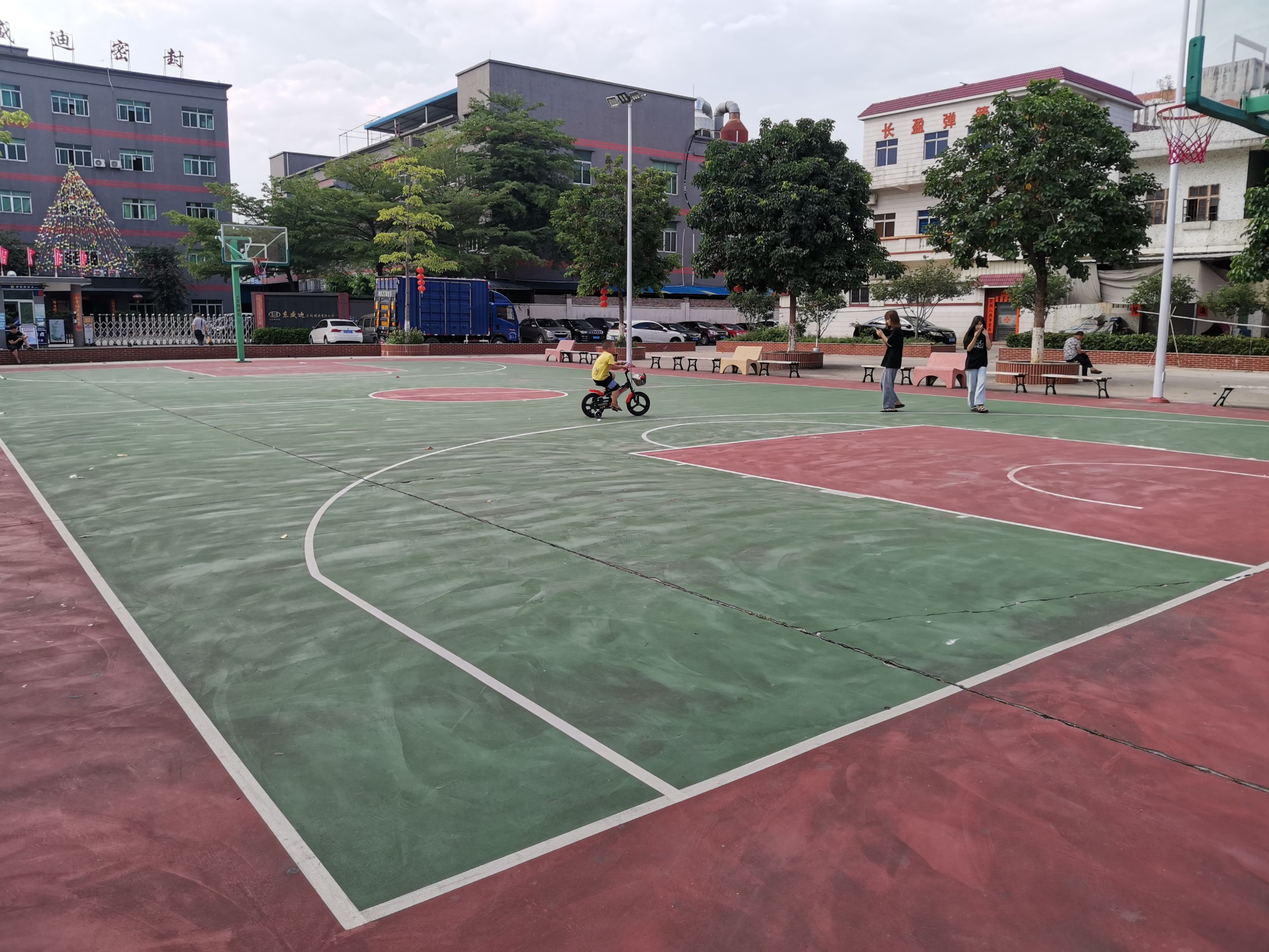 大冲尾篮球场